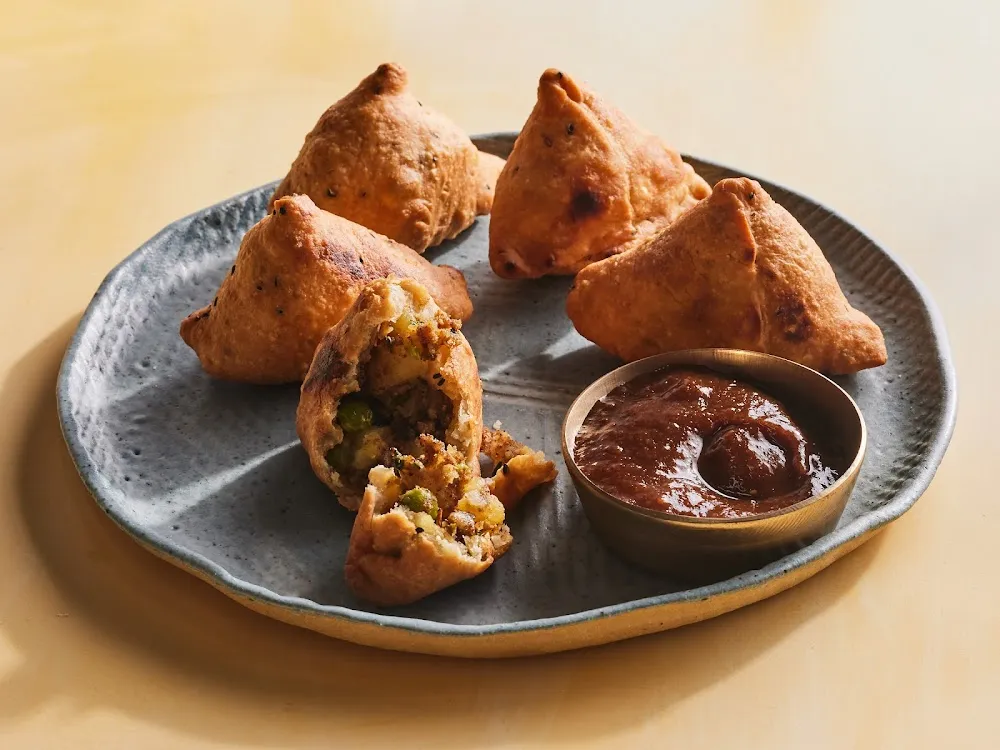 2 Samosas